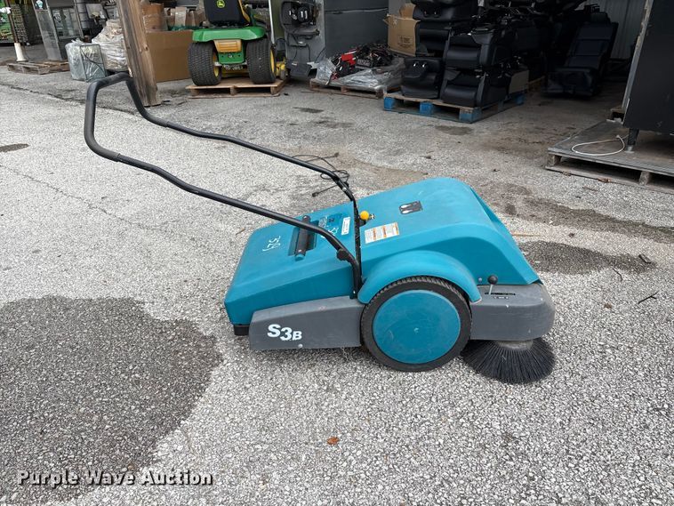 image for item EG8761 Tennant S3B floor sweeper