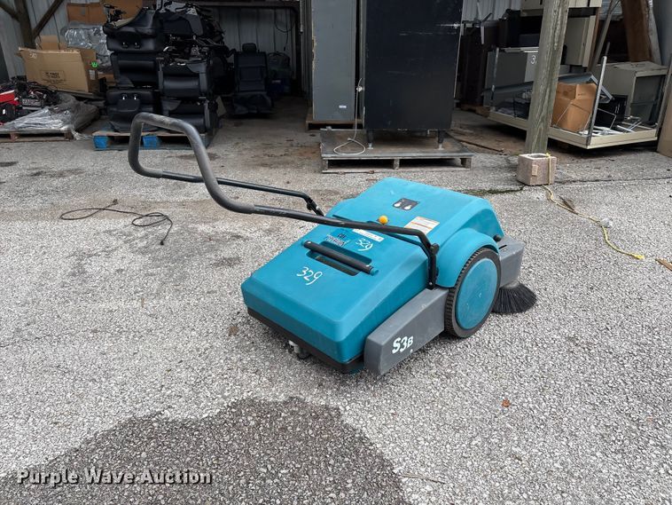 image for item EG8761 Tennant S3B floor sweeper