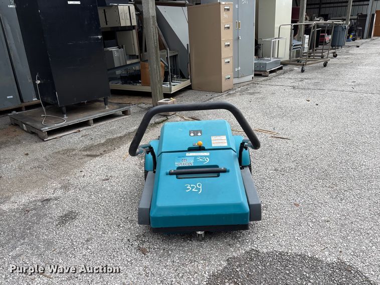 image for item EG8761 Tennant S3B floor sweeper