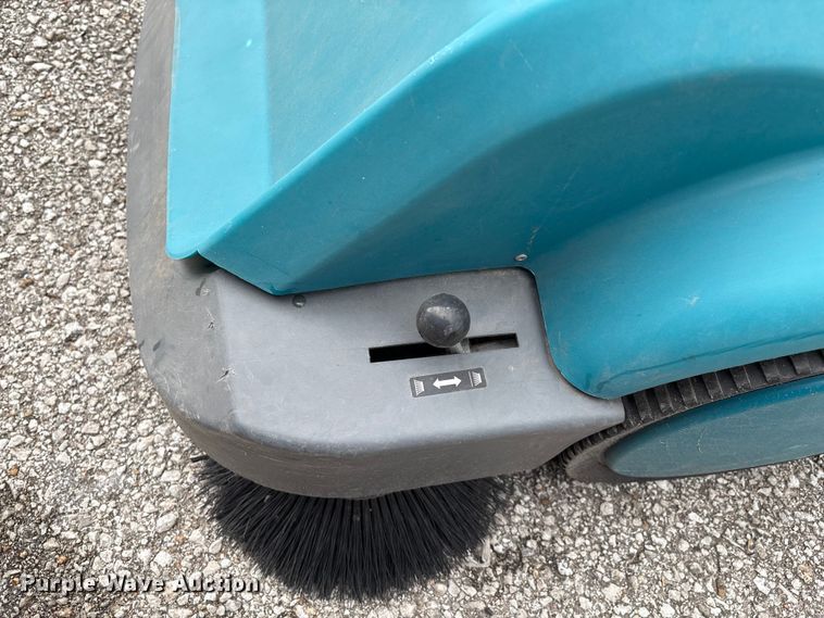 image for item EG8761 Tennant S3B floor sweeper