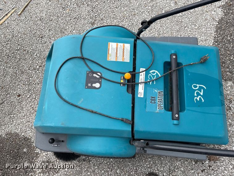 image for item EG8761 Tennant S3B floor sweeper