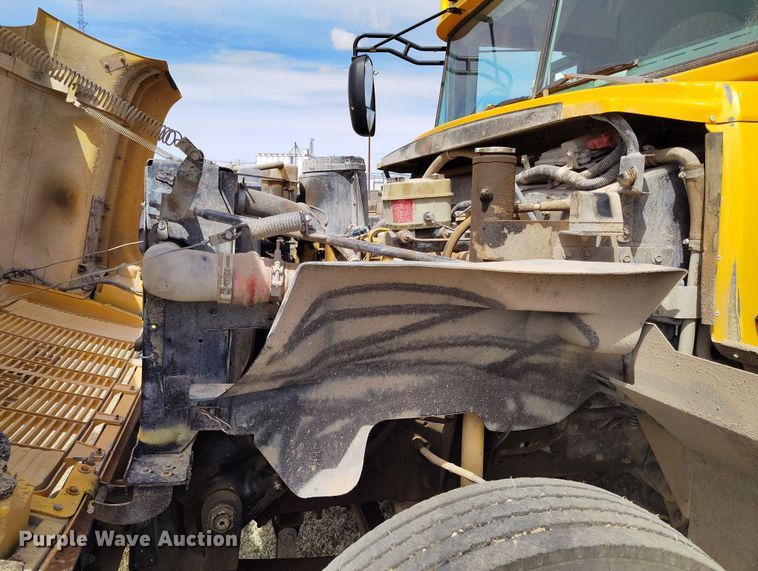 image for item EH0219 2002 Blue Bird school bus