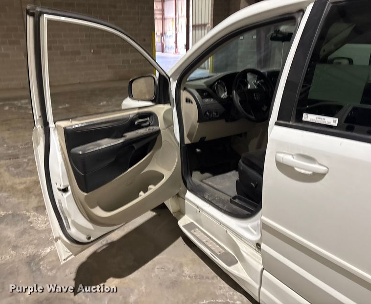 image for item EH7520 2015 Dodge Grand Caravan handicap accessible van