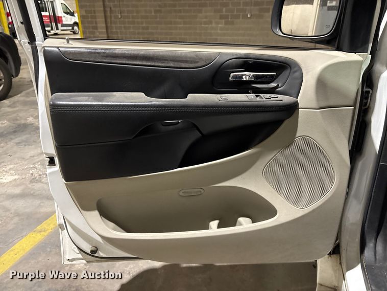 image for item EH7520 2015 Dodge Grand Caravan handicap accessible van