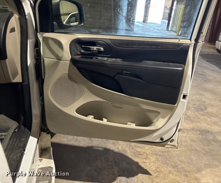 image for item EH7520 2015 Dodge Grand Caravan handicap accessible van