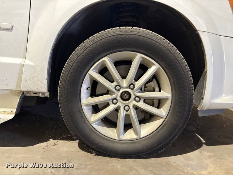 image for item EH7520 2015 Dodge Grand Caravan handicap accessible van