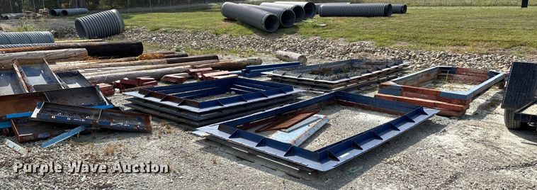 image for item EJ7666 Approximately (20) concrete forms