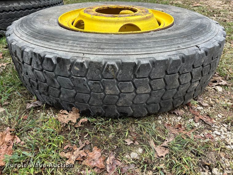 image for item EJ7673 Truck tires and wheels