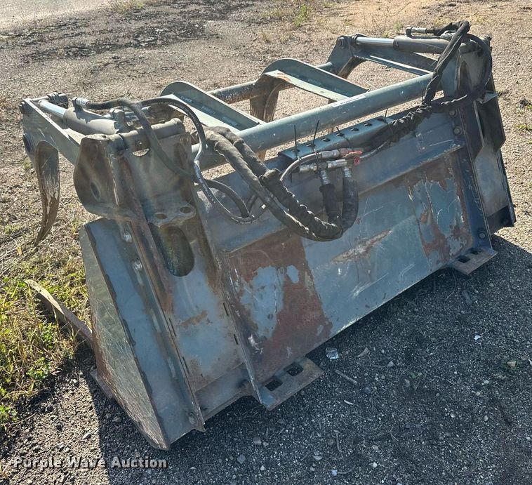 image for item EL0010 Skid steer grapple bucket