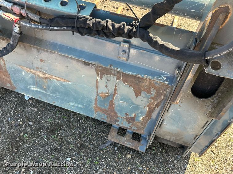 image for item EL0010 Skid steer grapple bucket