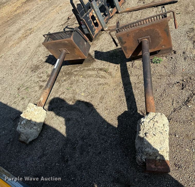 image for item EL0013 (2) grills