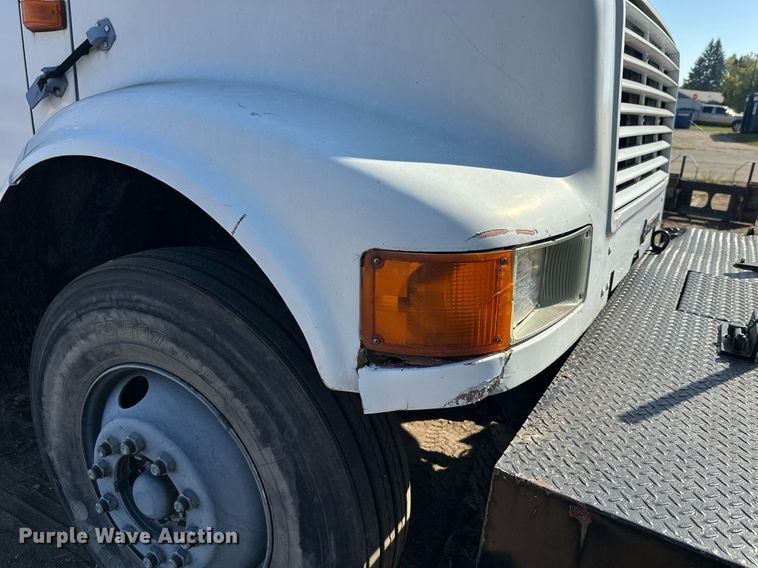 image for item EL0015 1997 International 4900 digger derrick truck