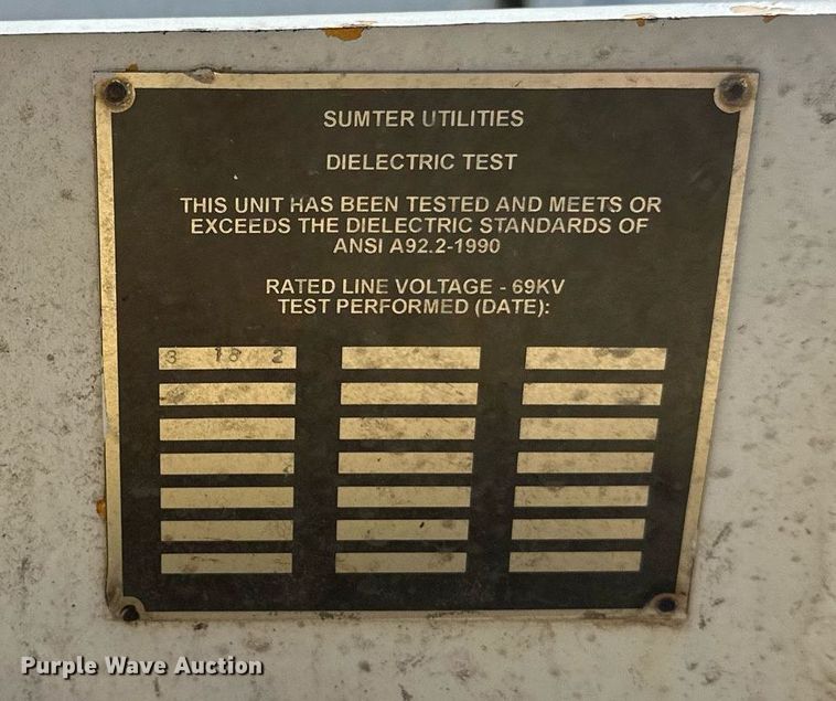 image for item EL0015 1997 International 4900 digger derrick truck