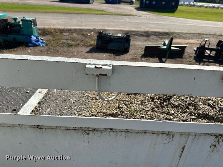 image for item EL0015 1997 International 4900 digger derrick truck