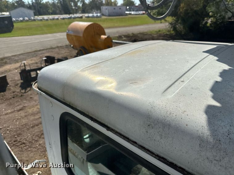 image for item EL0015 1997 International 4900 digger derrick truck