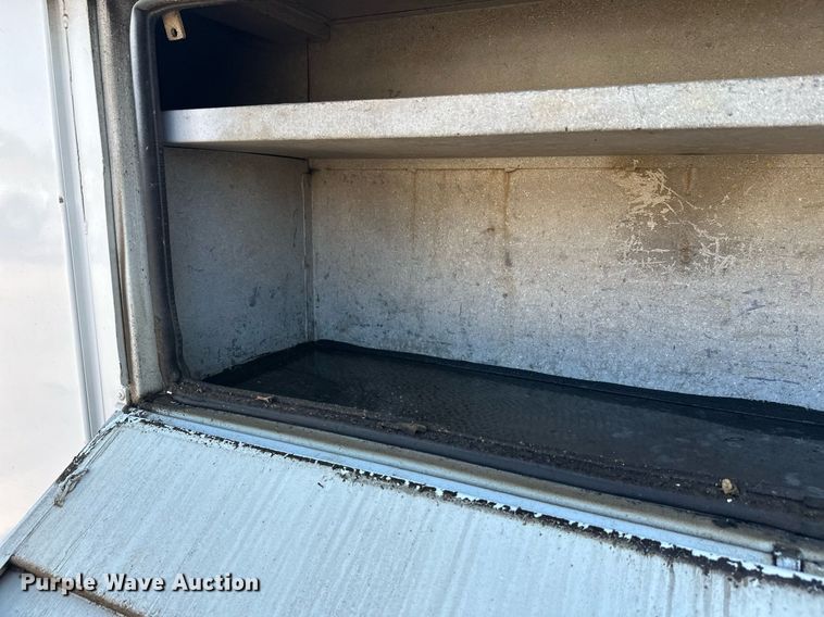 image for item EL0015 1997 International 4900 digger derrick truck