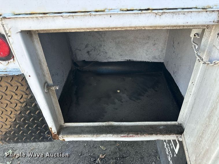 image for item EL0015 1997 International 4900 digger derrick truck