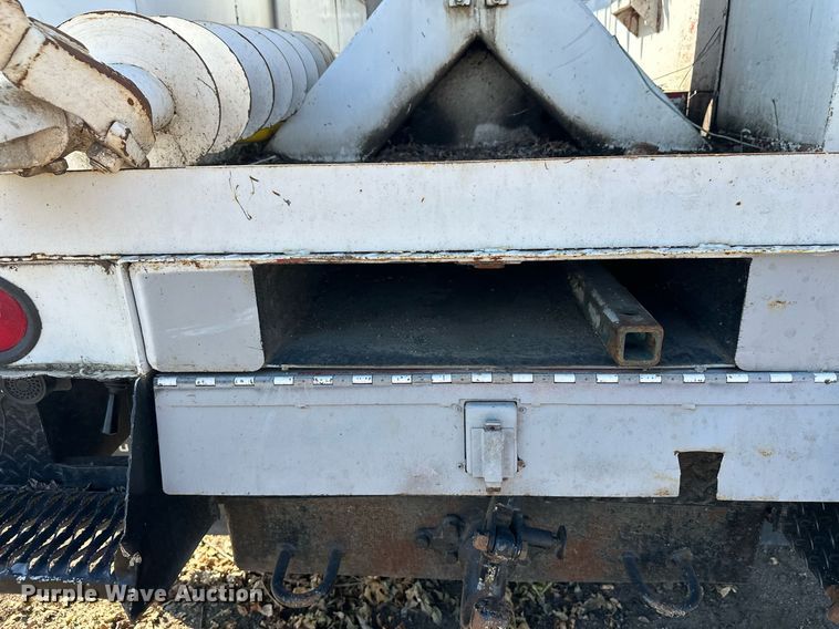 image for item EL0015 1997 International 4900 digger derrick truck