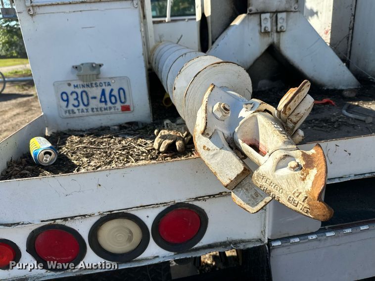 image for item EL0015 1997 International 4900 digger derrick truck