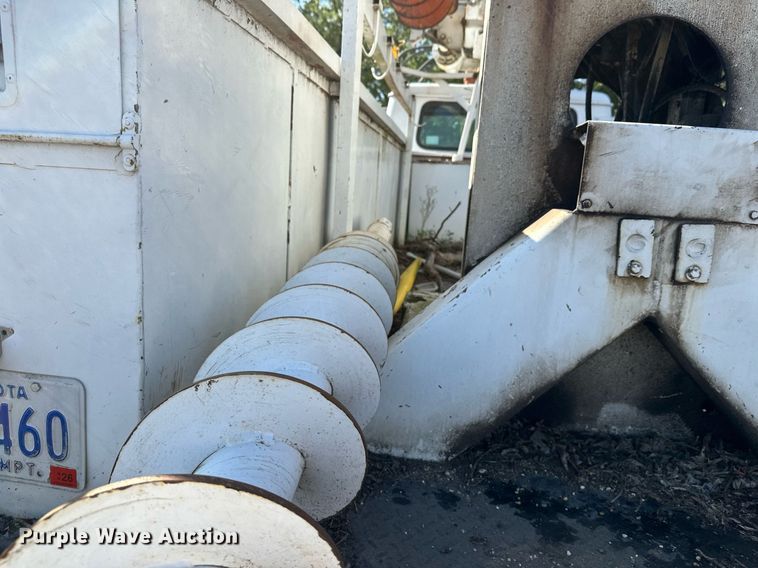 image for item EL0015 1997 International 4900 digger derrick truck