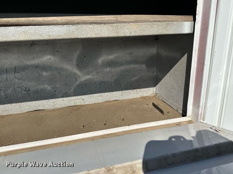 image for item EL0015 1997 International 4900 digger derrick truck