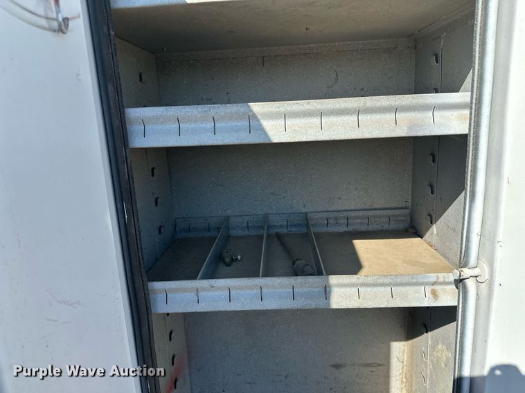 image for item EL0015 1997 International 4900 digger derrick truck