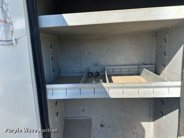 image for item EL0015 1997 International 4900 digger derrick truck