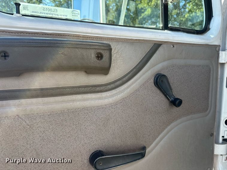 image for item EL0015 1997 International 4900 digger derrick truck