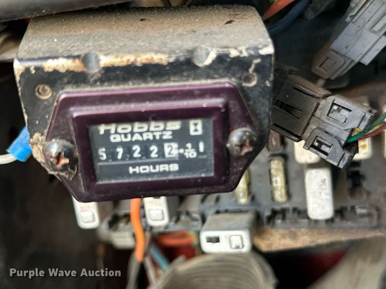 image for item EL0015 1997 International 4900 digger derrick truck