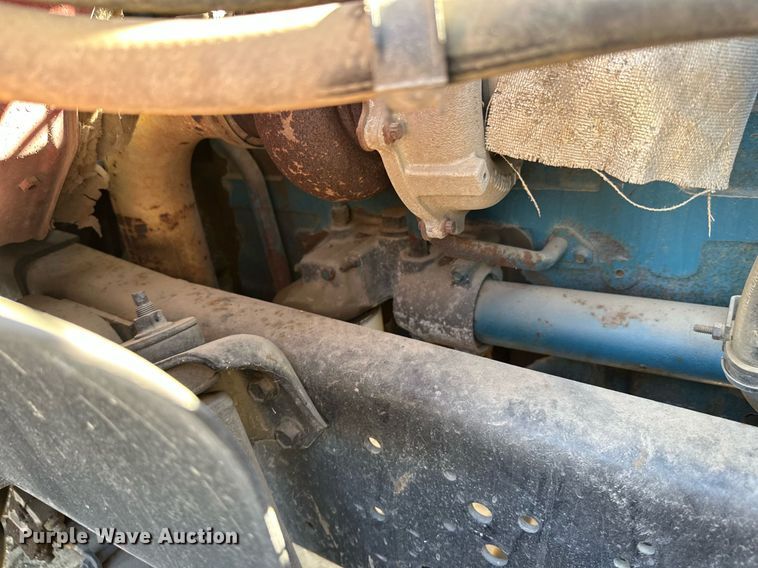 image for item EL0015 1997 International 4900 digger derrick truck