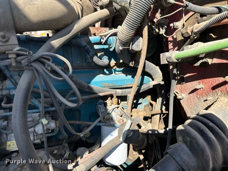 image for item EL0015 1997 International 4900 digger derrick truck