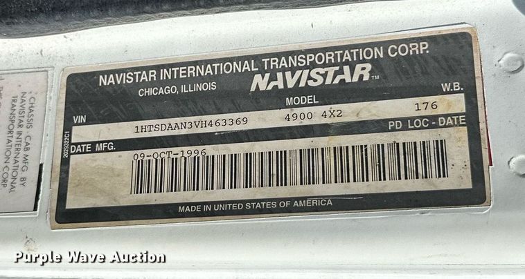 image for item EL0015 1997 International 4900 digger derrick truck