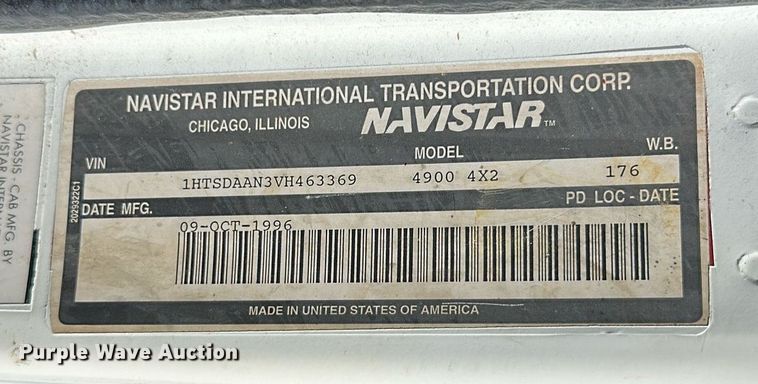 image for item EL0015 1997 International 4900 digger derrick truck