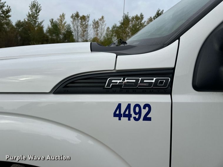 image for item EL0019 2014 Ford F350 utility bed pickup truck