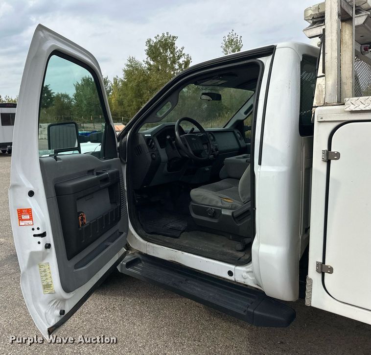 image for item EL0019 2014 Ford F350 utility bed pickup truck