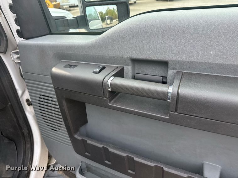 image for item EL0019 2014 Ford F350 utility bed pickup truck