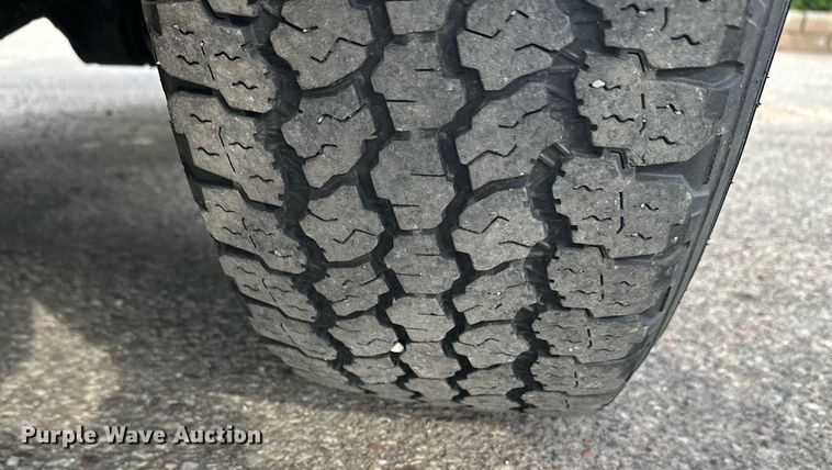 image for item EL0019 2014 Ford F350 utility bed pickup truck