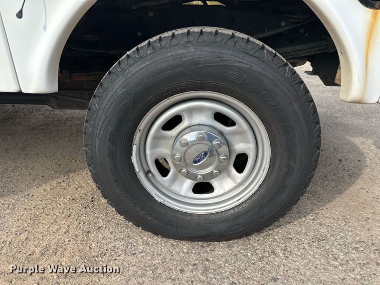 image for item EL0019 2014 Ford F350 utility bed pickup truck