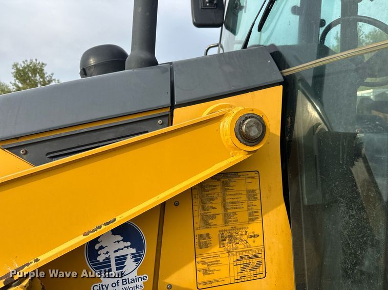 image for item EL0020 2006 John Deere 310SG backhoe