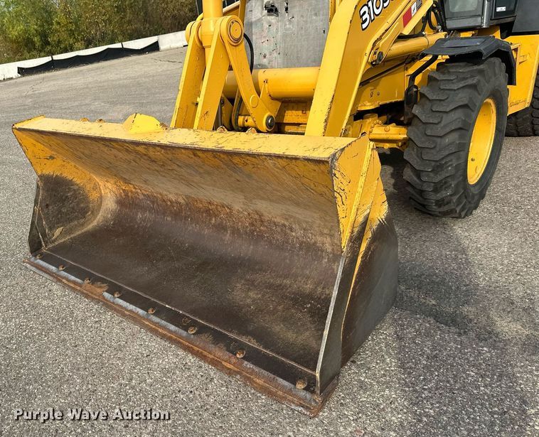 image for item EL0020 2006 John Deere 310SG backhoe