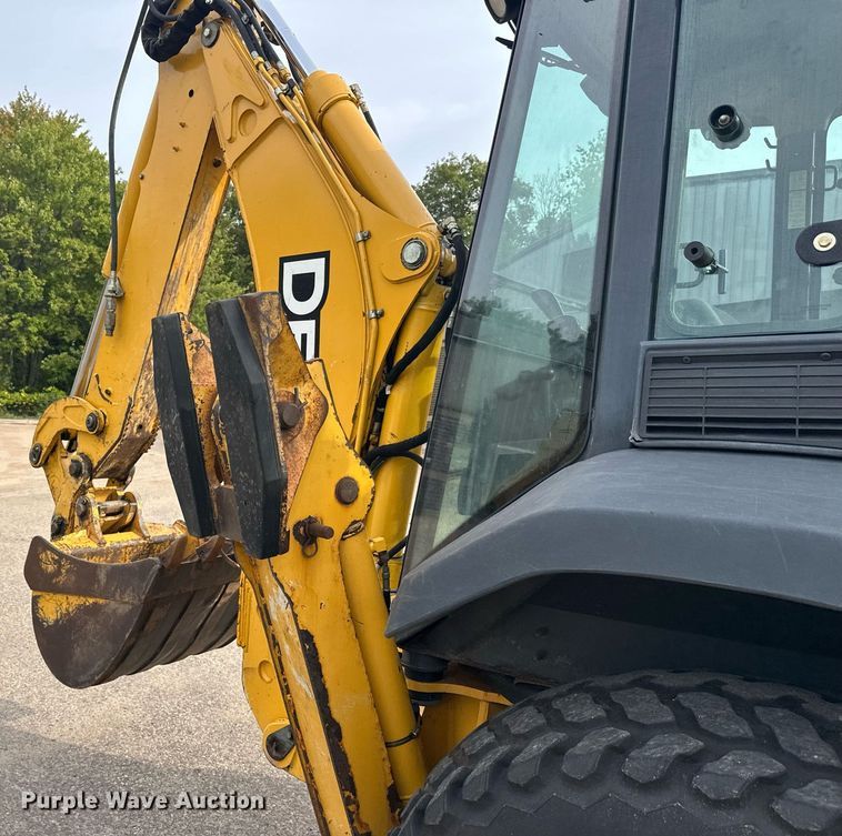 image for item EL0020 2006 John Deere 310SG backhoe