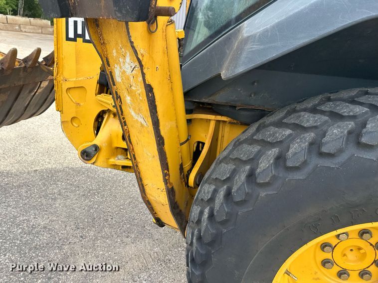 image for item EL0020 2006 John Deere 310SG backhoe