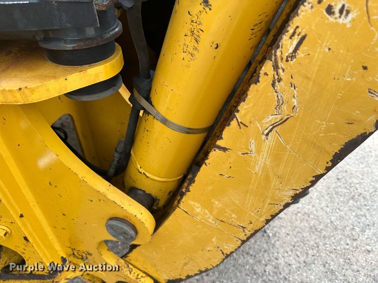 image for item EL0020 2006 John Deere 310SG backhoe