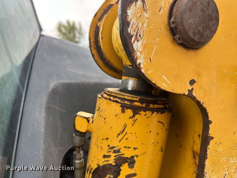 image for item EL0020 2006 John Deere 310SG backhoe