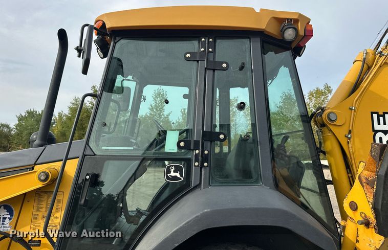 image for item EL0020 2006 John Deere 310SG backhoe