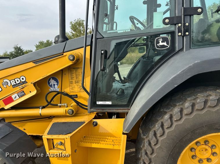 image for item EL0020 2006 John Deere 310SG backhoe