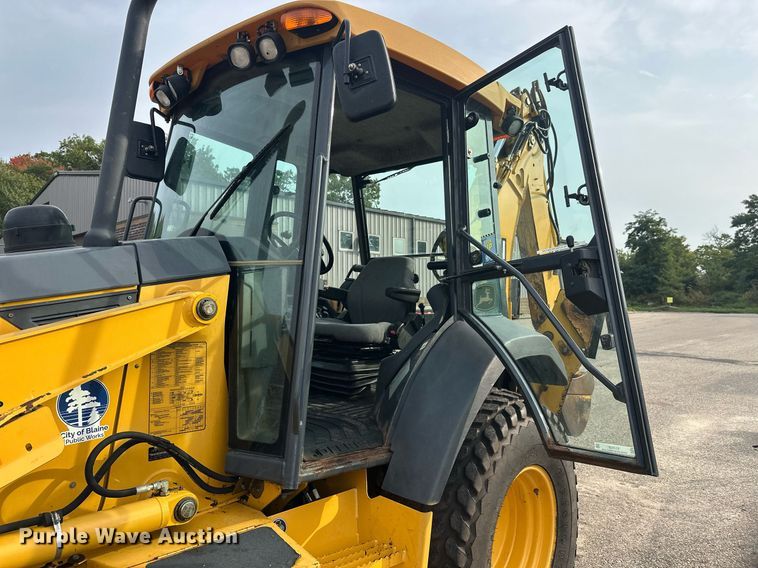 image for item EL0020 2006 John Deere 310SG backhoe