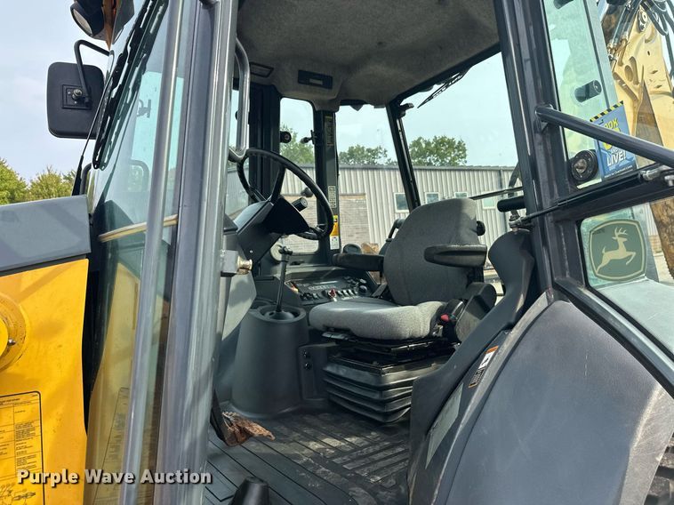 image for item EL0020 2006 John Deere 310SG backhoe