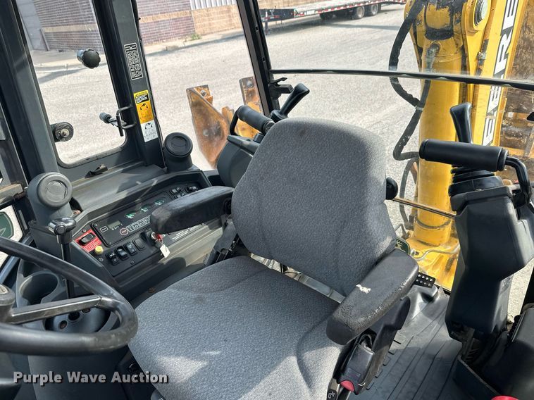 image for item EL0020 2006 John Deere 310SG backhoe