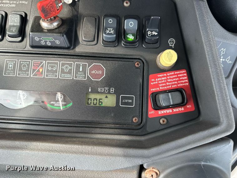 image for item EL0020 2006 John Deere 310SG backhoe